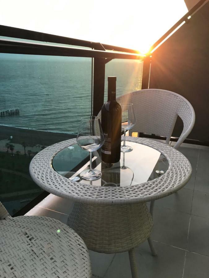 Sea View Apartments Orbi Beach Tower Batumi Kültér fotó