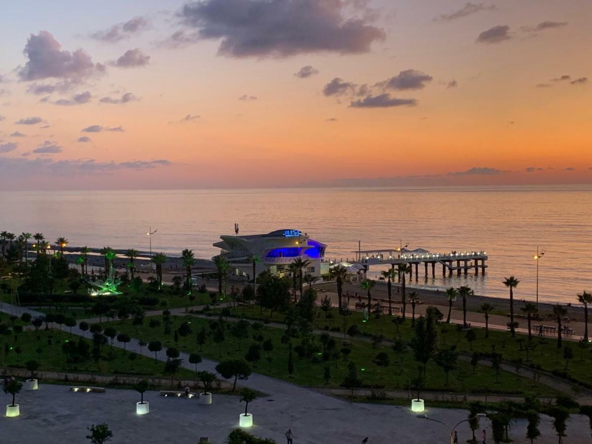Sea View Apartments Orbi Beach Tower Batumi Kültér fotó